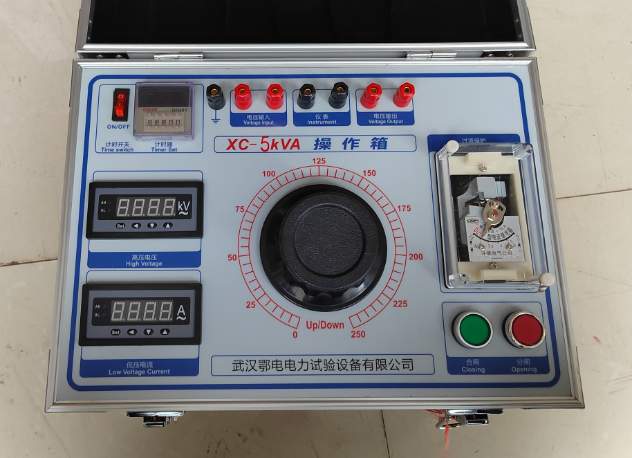 试验变压器全自动操作台产品手册(图1) 试验变压器全自动操作台产品手册(图1)